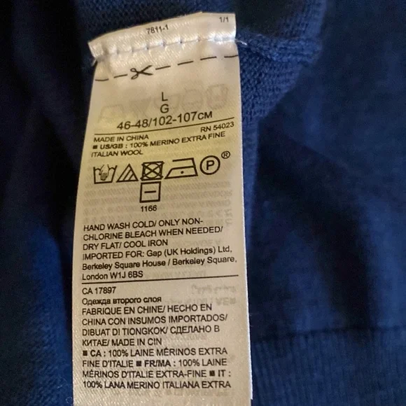 Banana Republic stunning blue Italian Yarn by Baruffa stretchy sweater. - Picture 9 of 11